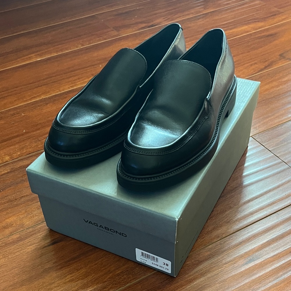 Vagabond Women’s Classic Black Slip-On Loafers